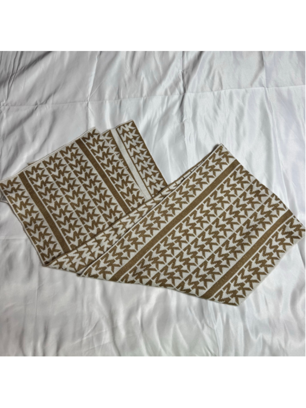 Women's Michael Kors One Size White Gold Logo Scarf